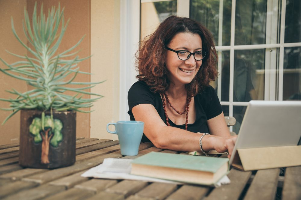 5 Reasons Small Businesses Thrive with Professional Phone Answering Services
