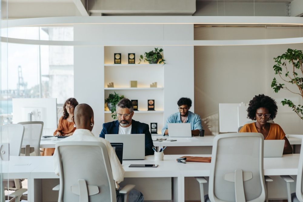 Differences Between Coworking and Dedicated Desks